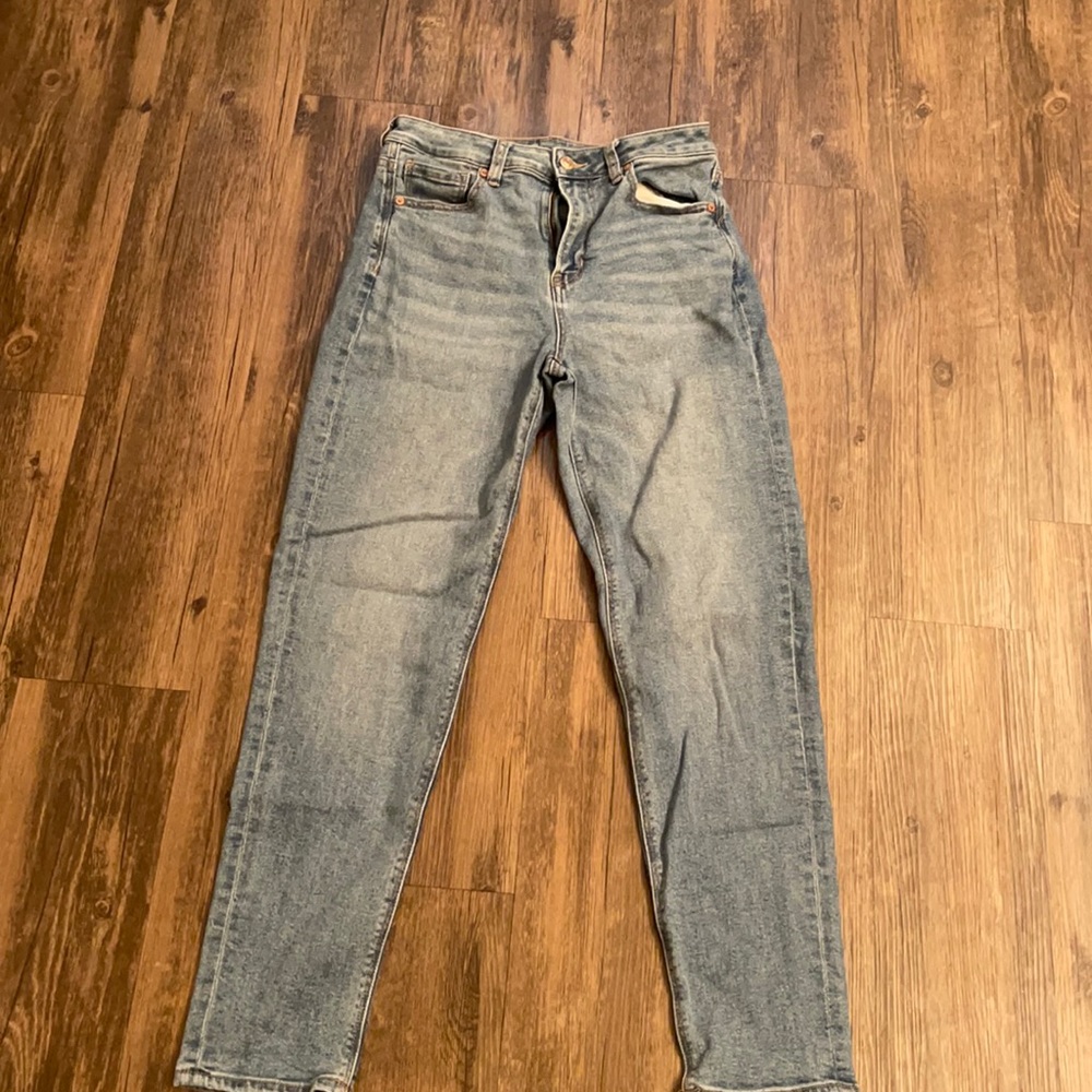American Eagle mom jeans